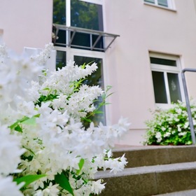 Möbliertes Apartment mit Terrasse in uninaher beliebter Lage! 