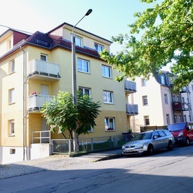 Bezugsfreies 1-Zimmer-Apartment mit EBK, Balkon und TG-Stellplatz in Dresden Großzschachwitz