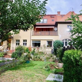 Reihenmittelhaus mit Terrasse, Balkon und ca. 500 m² Garten in Leipzig Stötteritz - bezugsfrei! 