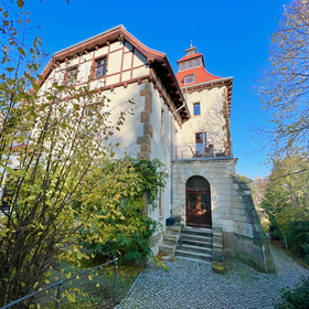 Exquisite, denkmalgeschützte Villa! Seltenheit! Eigennutz oder Anlage!