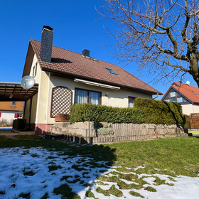 Tolles Einfamilienhaus in idyllischer Lage! Kamin! Kl. Pool! Billard!