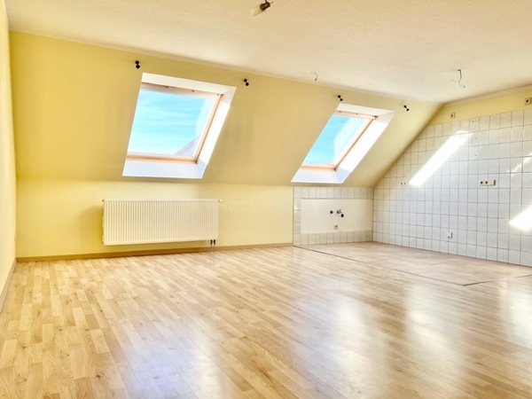 Wohnzimmer mit Küchenbereich (teilbar) - 2. OG