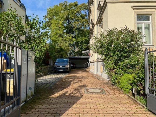 Hofeinfahrt 