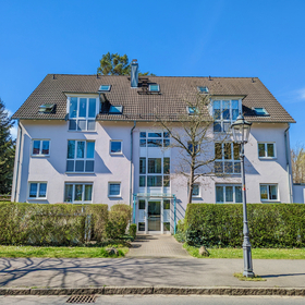 Vermietete 2,5 Raum Wohnung mit Gartenanteil + TG-Stellplatz!