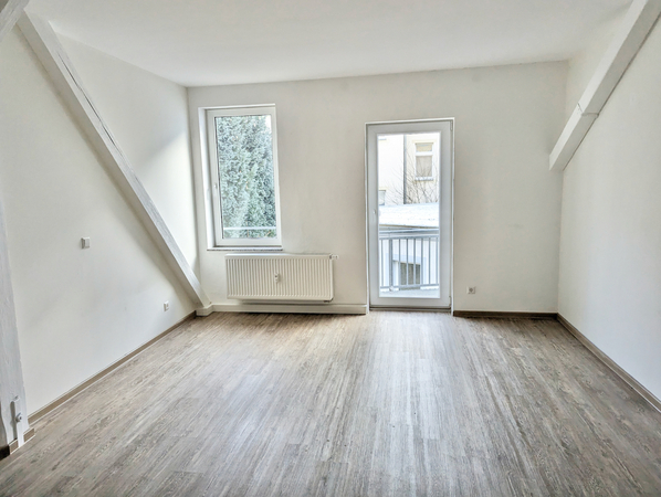 Schlafzimmer OG Hinterhaus mit Zugang Balkon