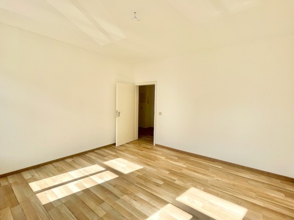 Schlafzimmer 1. OG links