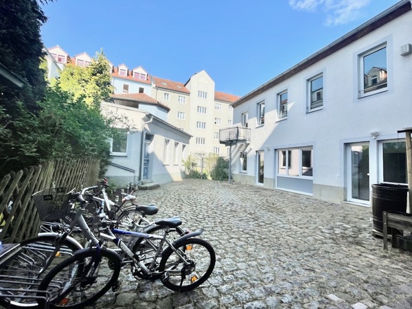 Hinterhaus und Nebengelass