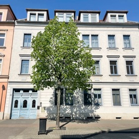 Mehrfamilienhaus mit Hinterhaus - Entwicklungspotenzial!