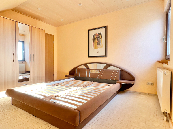 Schlafzimmer 1 DG