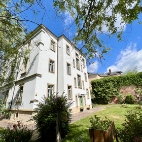 Vermietete Penthousewohnung in denkmalgeschützter Villa!