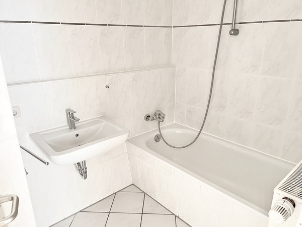 Bad mit Wanne