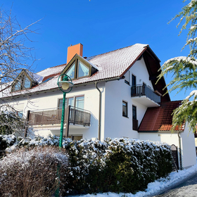 Freie Terrassenwohnung mit Gartenanteil! Ruhige Lage!