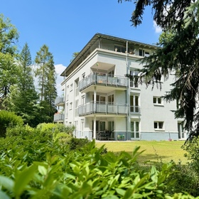 Exklusive 3-Zimmer-Wohnung mit Süd-Balkon und Parkblick in grüner Oase!