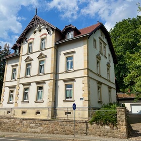 Vermietete 3-Raum-Wohnung mit Balkon! Denkmalschutz!