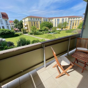 Direkt beziehbar! Möblierte 1-Zimmer-ETW mit Balkon, Aufzug in zentraler Lage!