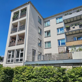 Bezugsfrei! 4-Zimmer-Wohnung in zentraler Lage! FHZG! Terrasse! EBK!