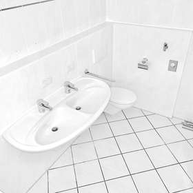 Bad mit Wanne, WC, WM-A.