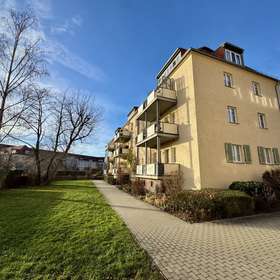 Maisonette-Wohnung! Balkon! TG-Stellplatz! Aufzug! Tageslichtbad! Ausblick ins Grüne!