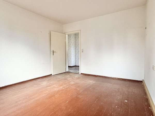 1. Schlafzimmer links
