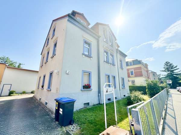 Hausansicht Einfahrtsbereich
