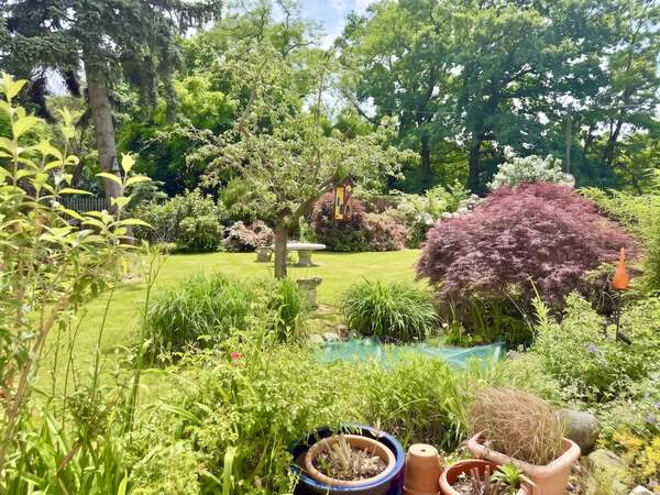 Garten mit Teich