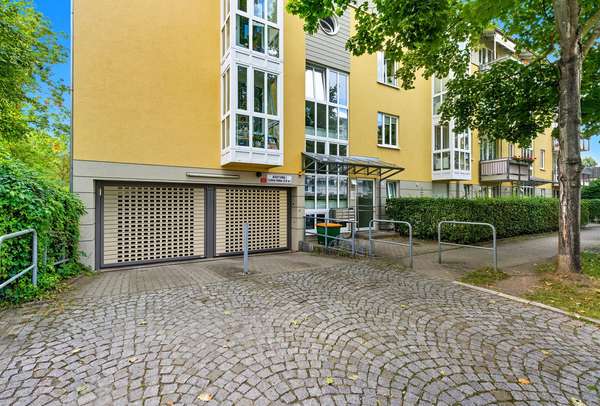 Tiefgaragenzufahrt