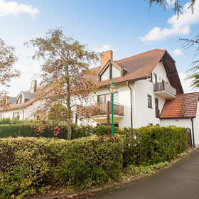 Bezugsfreie 2-Zimmer-Dachgeschosswohnung! Balkon! TG-Doppelparker oben!