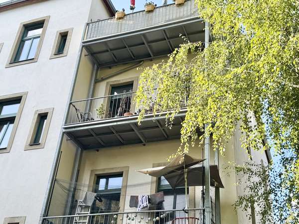 Balkon zum Hinterhof