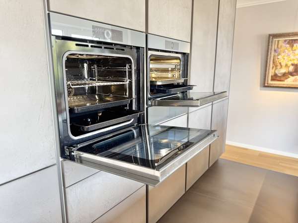 Küche Detail V-ZUG-Geräte