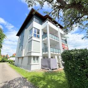 Beziehbare 2-Zimmerwohnung! Balkon! Tageslichtbad! Stellplatz! Außenrollläden!
