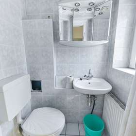 EG- WC 