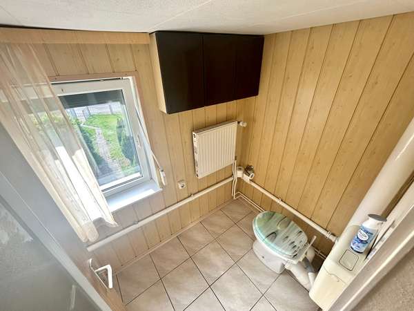 1.OG - separates WC